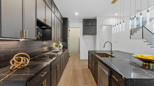 4b2ed4bdf75f7d850e58656d121006efl-m305167956rd-w1280_h960