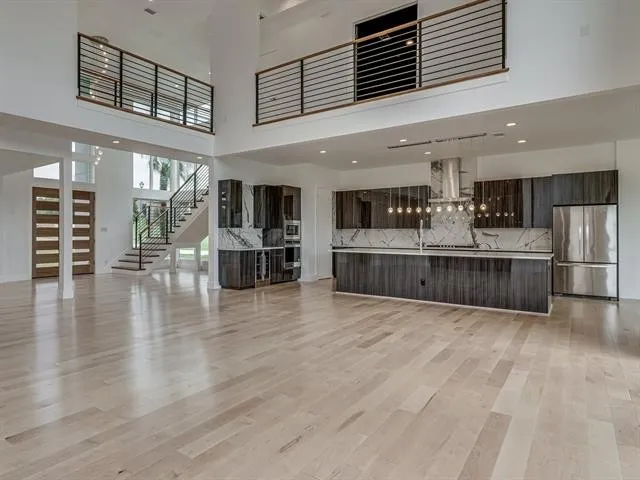 9a0341e0a75d01bd3327a2e31ba88e11l-m2318895479rd-w1280_h960