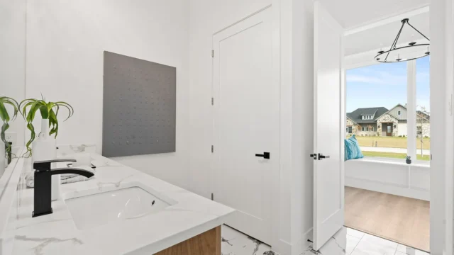 ab9c9d2a58e5e9ca245ae391bce719cf-uncropped_scaled_within_1536_1152